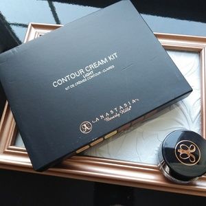 Anastacia contour cream kit